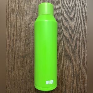 NWOT - Uniqlo Green Water Bottle